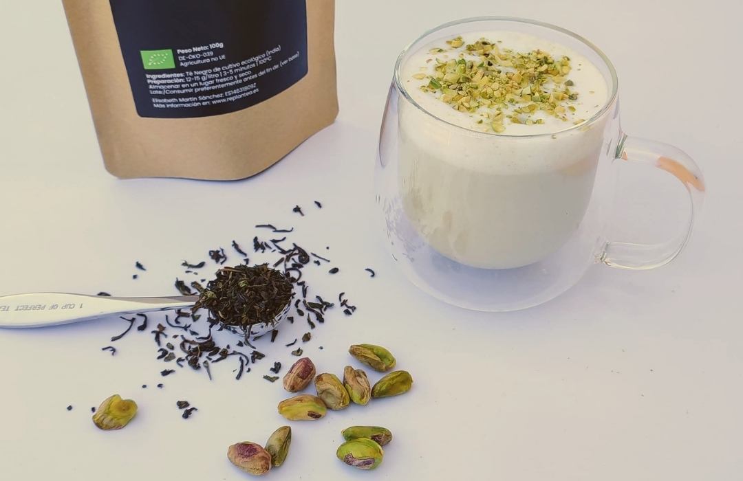 Darjeeling pistacho latte: receta paso a paso con leche de pistacho casera
