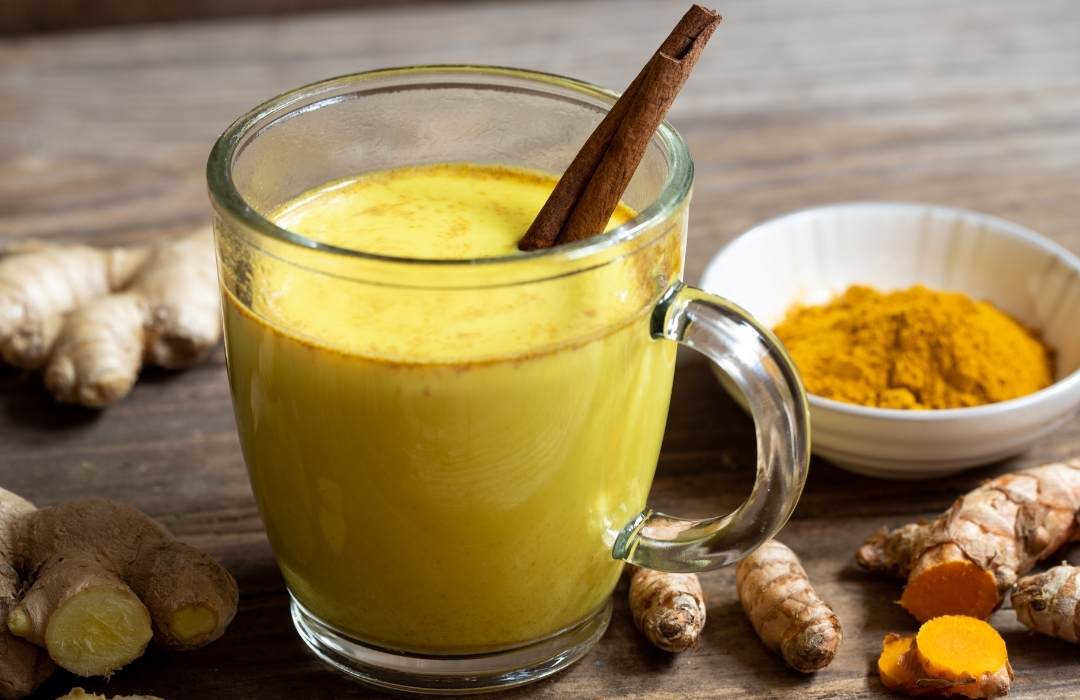 Golden milk (leche dorada): receta auténtica, beneficios y cómo prepararla